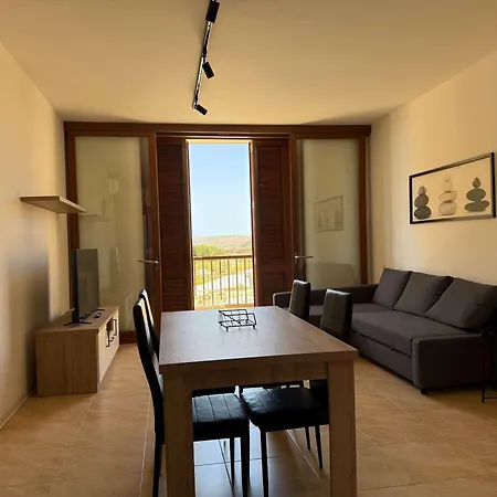 Chambray 2bdr With Communal Pool *