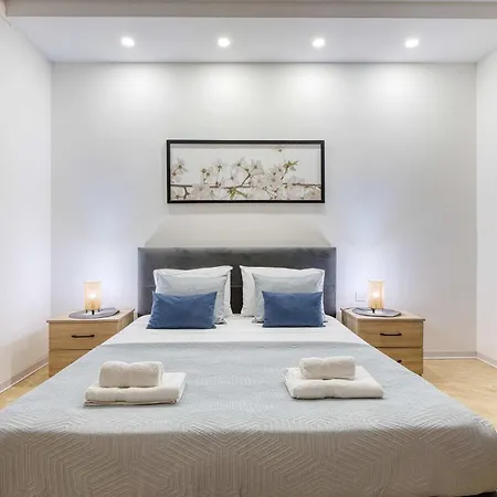 Chambray 2bdr With Communal Pool Διαμέρισμα